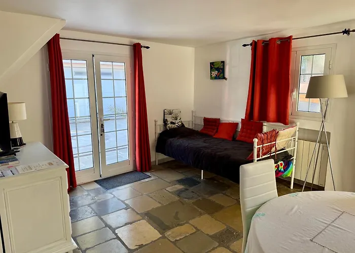 D'hotes Duplex Le Petit Mas Nicois De La Rose Frühstückspension